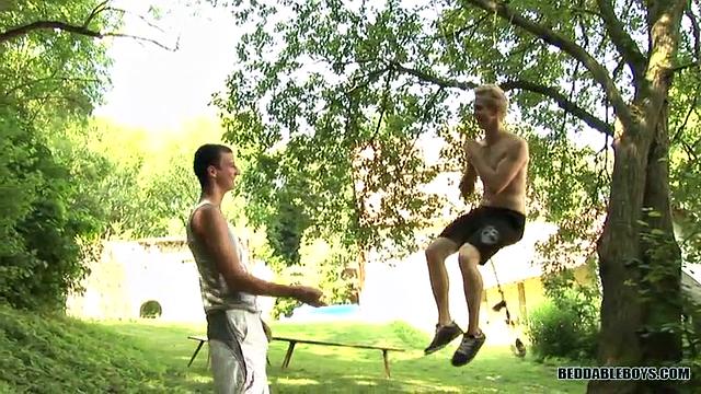 джастин конвей принимает два больших члена от бенджамина данна