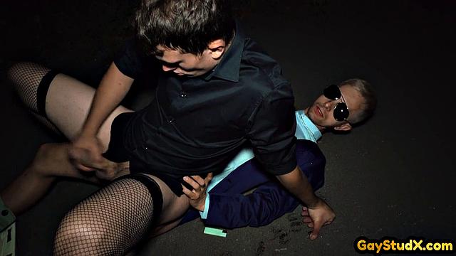 Horny jock pounding his twunk bitch