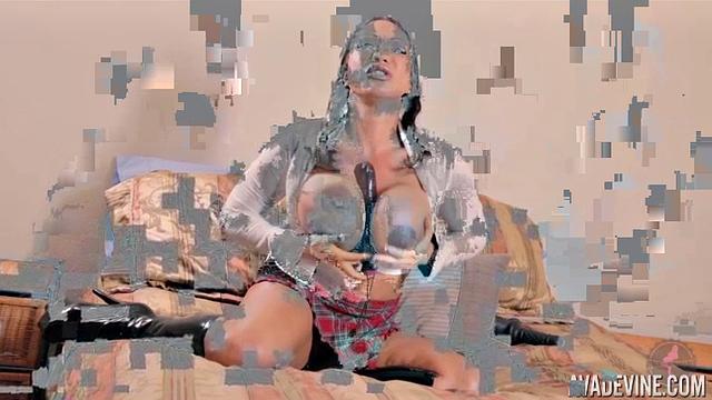 ava devine hooker трахается в анал и балуется игрушками