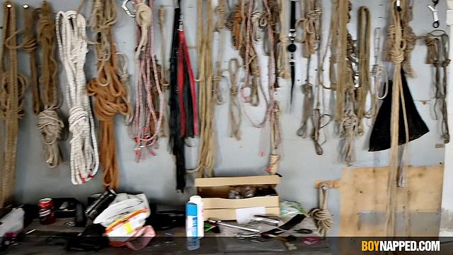Парня с большим членом хорошо используют - Часть 3 - Лука Зават и Ксавьер Сибли
