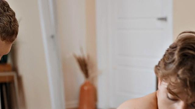 Amateur jock barebacks stud asshole at home