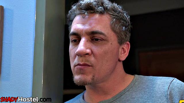 Big ass hostel babe pussylicked