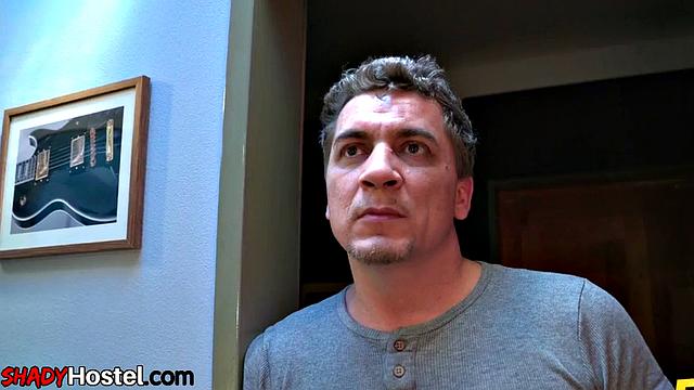 Big ass hostel babe pussylicked