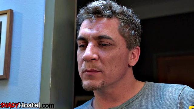 Big ass hostel babe pussylicked
