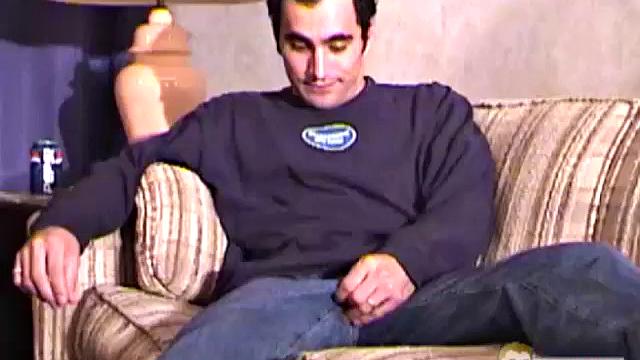 Thomas hooked up with Auntie Bob while on a road trip to central California. Now every time he travels to the state, Thomas messages him wanting to come over and jack off on camera.