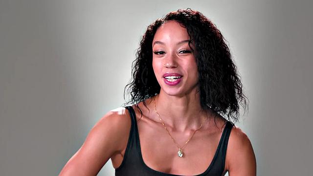 Solo fit ebony babe masturbates with vibrator till orgasm