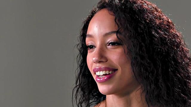 Solo fit ebony babe masturbates with vibrator till orgasm