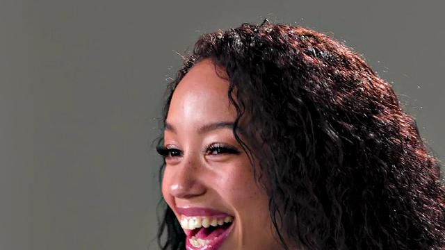 Solo fit ebony babe masturbates with vibrator till orgasm