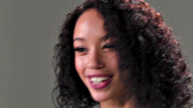 Solo fit ebony babe masturbates with vibrator till orgasm