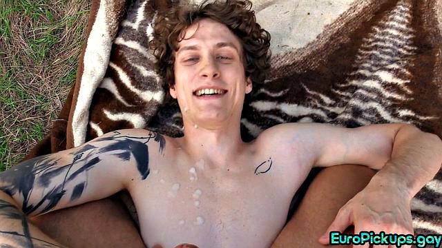 Picked skinny stud cockbouncing