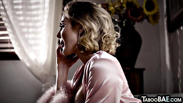 Horny blonde babes pounded in 3way