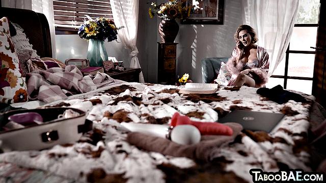 Horny blonde babes pounded in 3way