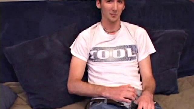 michael whitewood дрочит стояк и демонстрирует свою дырку