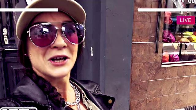 King Of Curry-sausages - With Or Without?