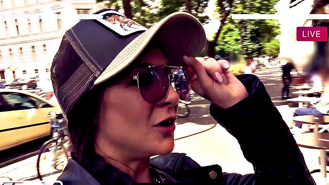 King Of Curry-sausages - With Or Without?