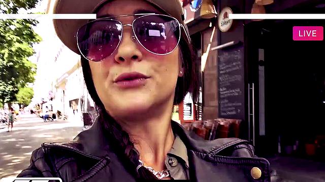 King Of Curry-sausages - With Or Without?