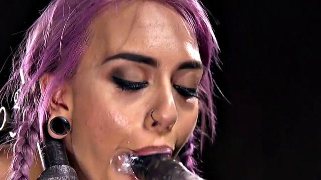 Умная малышка в очках связана и отхлестана - теперь у неё новый предмет