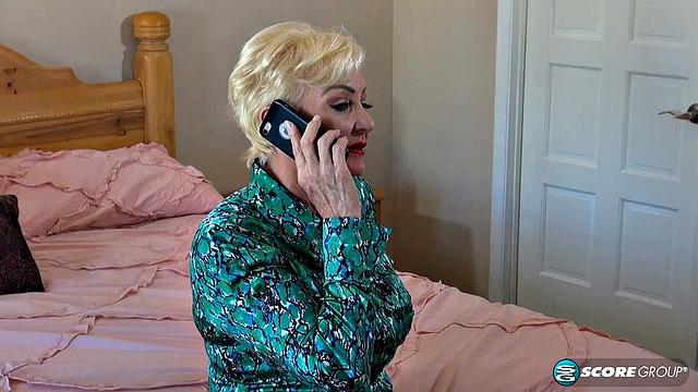 Seka invites two guys over, so they DP her