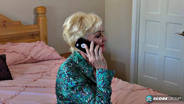 Seka invites two guys over, so they DP her