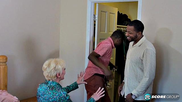 Seka invites two guys over, so they DP her