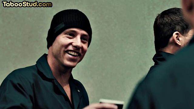 Два накачанных гея жестко трахаются и не могут остановиться друг без друга.