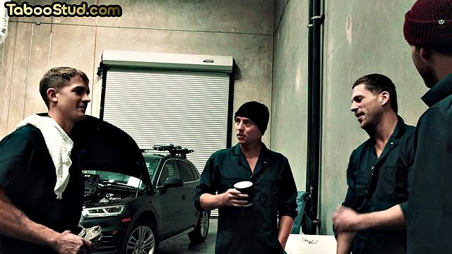 Horny muscled jocks analfucking each other