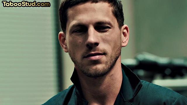 Horny muscled jocks analfucking each other