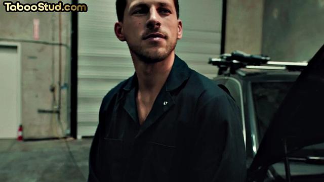 Horny muscled jocks analfucking each other