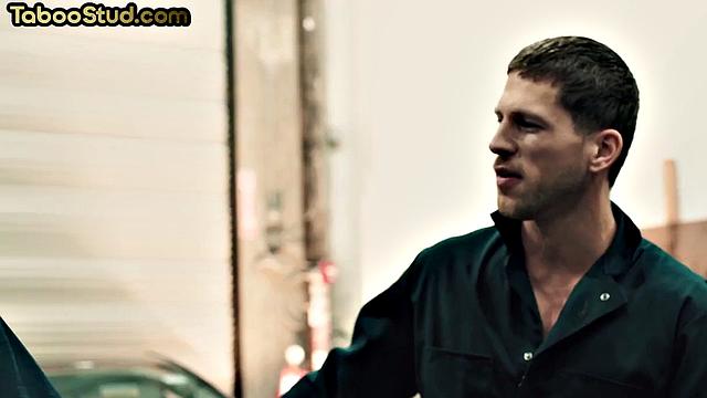 Horny muscled jocks analfucking each other