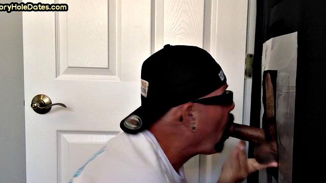 Amateur gloryhole DILF banged in private home after BJ