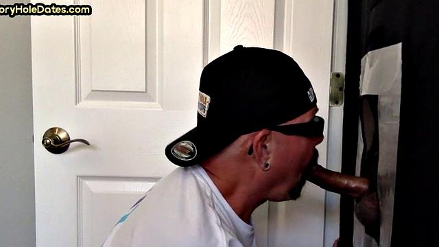 Amateur gloryhole DILF banged in private home after BJ