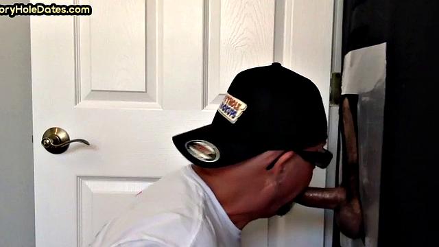 Amateur gloryhole DILF banged in private home after BJ