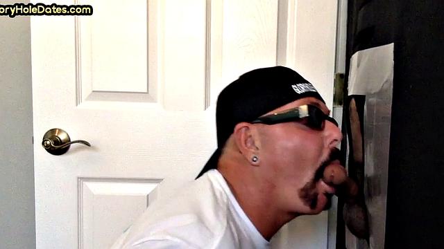 Amateur gloryhole DILF banged in private home after BJ