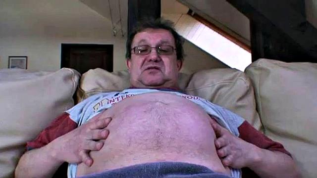 Older fetish teen slut sucks dick