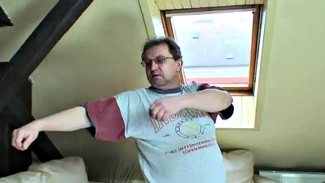 Older fetish teen slut sucks dick