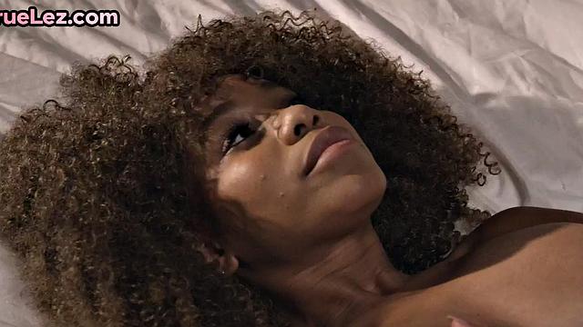 Nympho lesbo ladies love fingering while licking