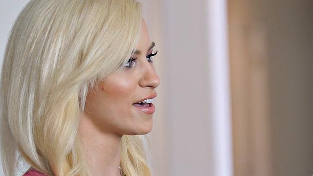 An Interview With Petite Blonde Kiara Cole