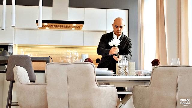 Блондинка оценила шикарную недвижимость и не устояла перед риэлтором прямо на показе недвижимости - сделка по-взрослому с Anastasia Brokelyn и Christian Clay.