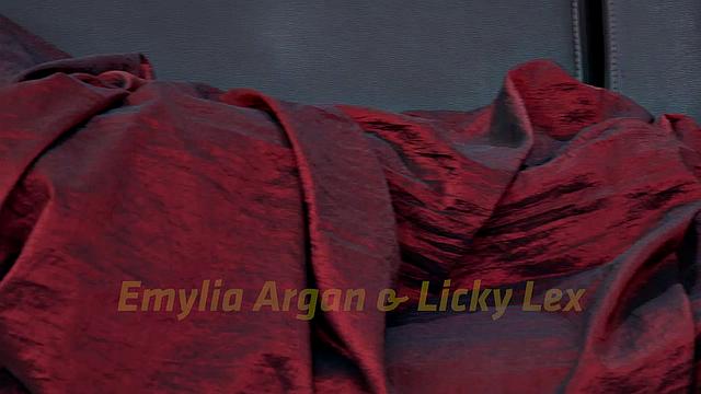 Vipissy - Lesbians share piss and a vibrator