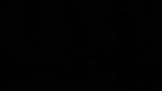 Petite 21yo masseuse gives BJ to client