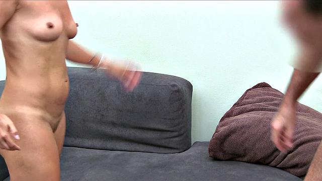 вероника v поняла, что на члене зарабатывает больше, чем с кисточкой