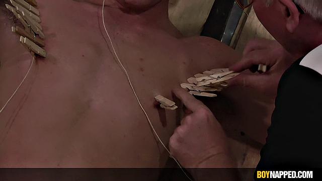 Спортивный парень Оливер подчиняется приказам - Часть 2 - Оливер Уэсли и Себастьян Кейн