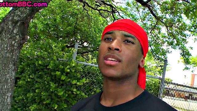 Outdoor black bottom sucks and rides cock for cash