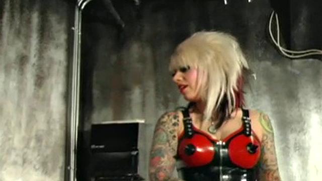 Submit to Mistress Lolana