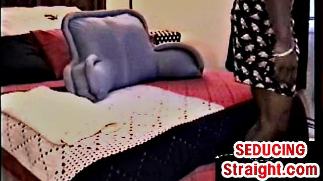 Real BBC amateur guy gets sucked by gay at home