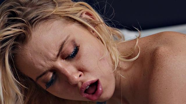 American MILF gets her pussy eaten & facialed in a wild threesome