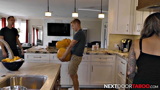 Hunk Justin Matthews - NextDoorTaboo