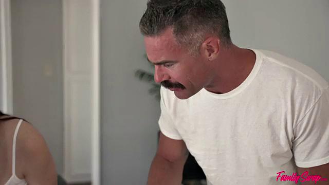 Fourth Of July Family Shootout - S3:E5