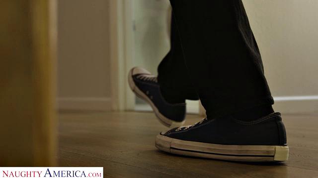 Kenzie Taylor knows how to stop a burglar, Fuck Him!