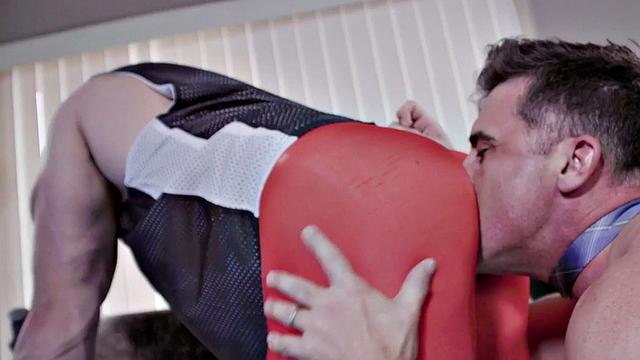 Buff bot sucked before barebacking erotic couple